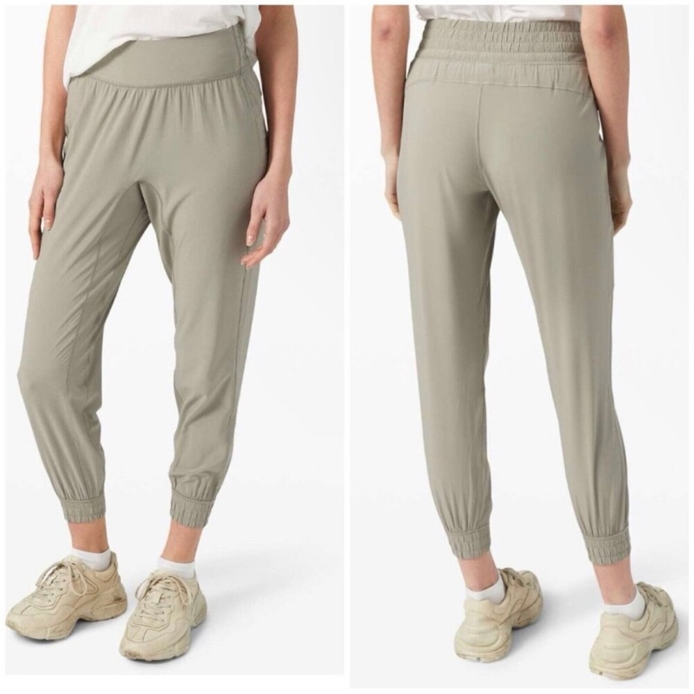 Lululemon Sun Setter Jogger 7/8 Length Size 10 Iron Gray